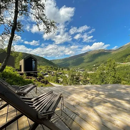 Tiny Mountain I 斯特兰达