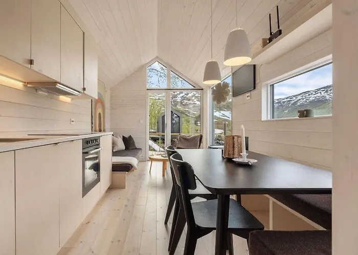 Dom wakacyjny Tiny Mountain I Stranda (More og Romsdal)